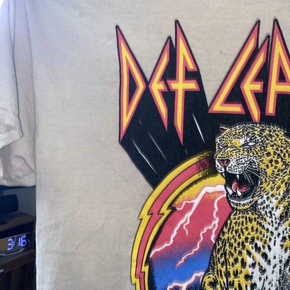 Def Leppard  High ‘N Dry Sz Large Excellent Used Condition, Laundered T Shirt - Picture 8 of 9